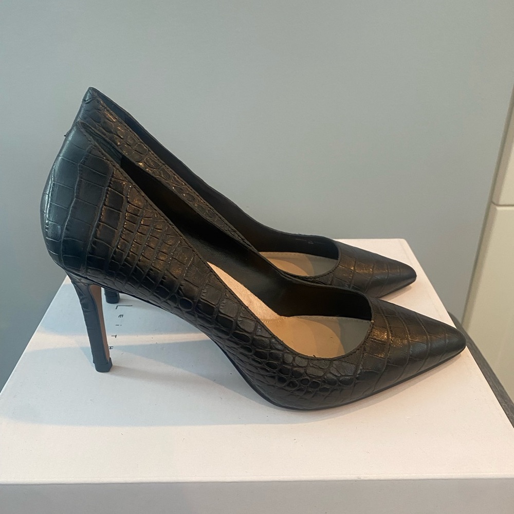 Banana Republic Black Croc-Embossed Women's Heels. 
Size 8 - Picture 2 of 4
